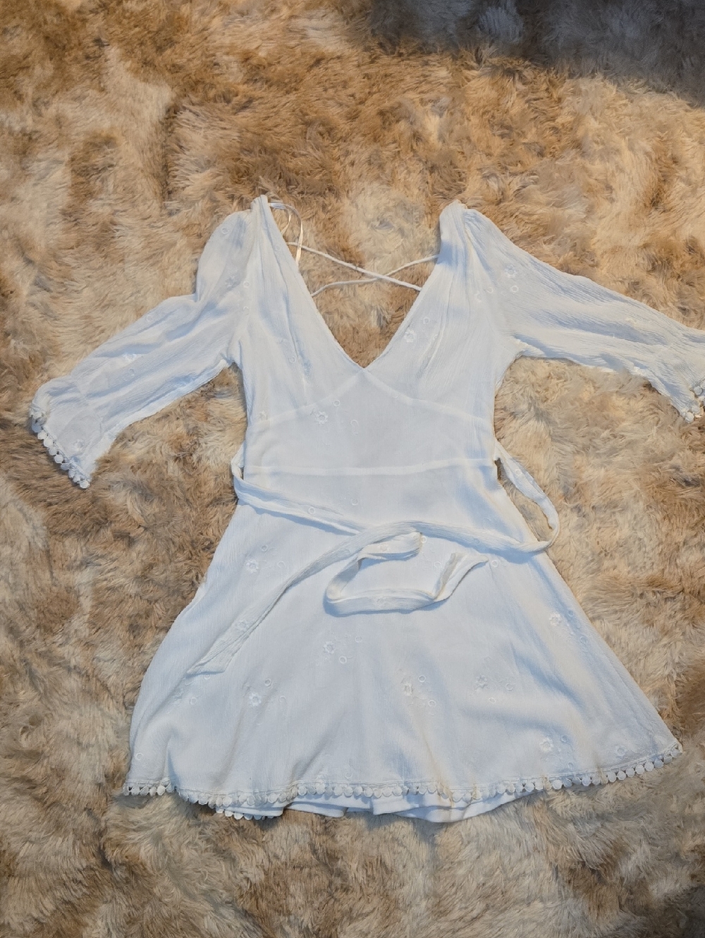Lulu’s White Wrap Dress Long Sleeve Boho Tie Waist Size S